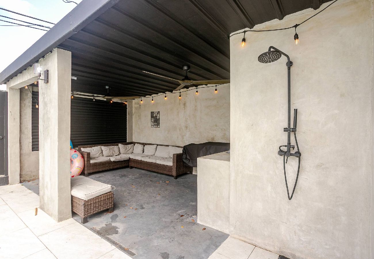 Casa en Carolina - Lux Gem~Mins to SJU~Pool~Tesla Solar~No Blackouts 