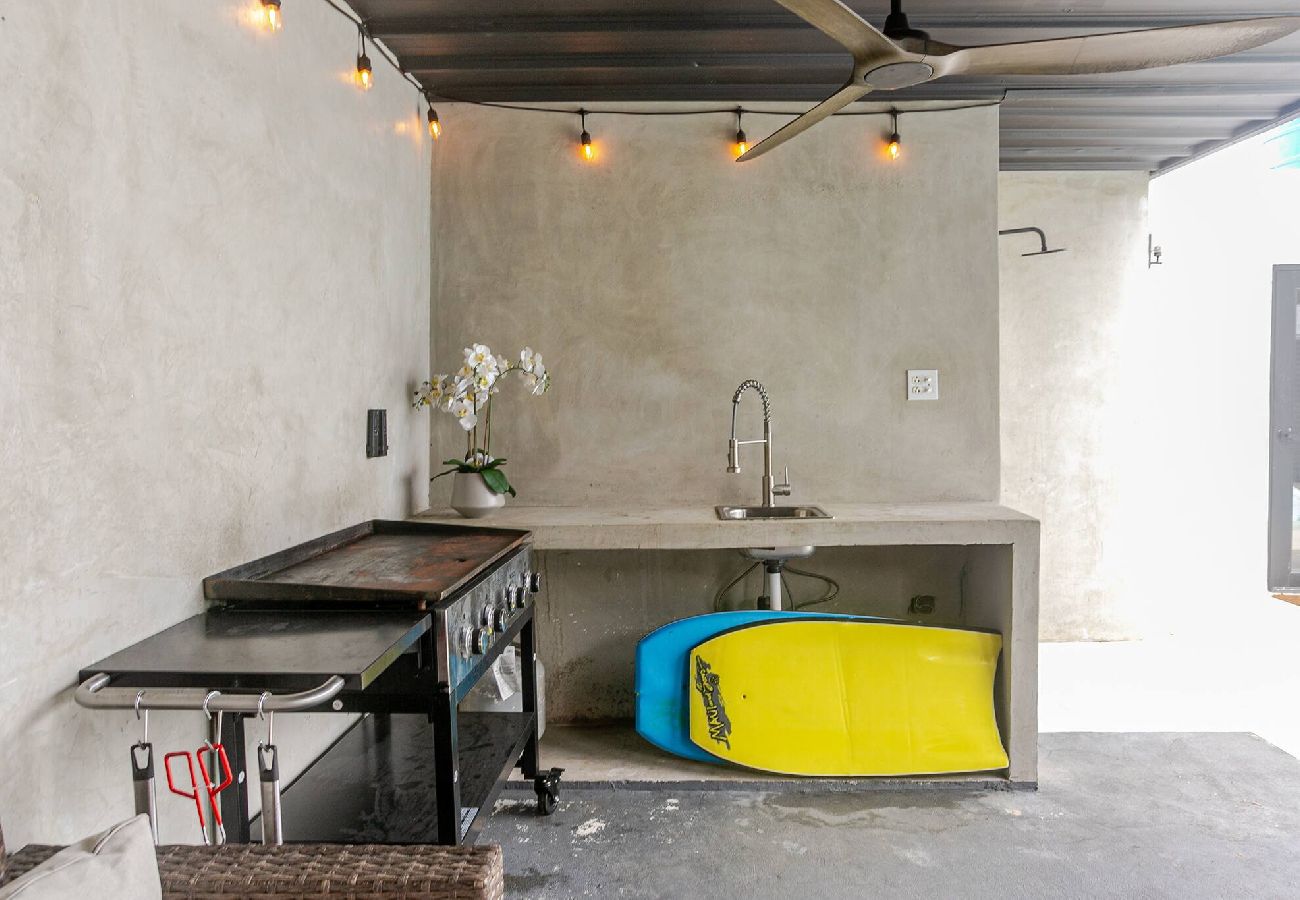 Casa en Carolina - Lux Gem~Mins to SJU~Pool~Tesla Solar~No Blackouts 