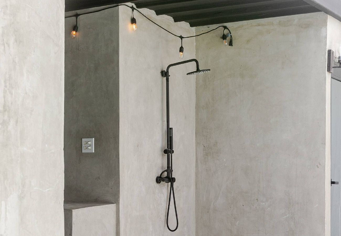 Casa en Carolina - Lux Gem~Mins to SJU~Pool~Tesla Solar~No Blackouts 