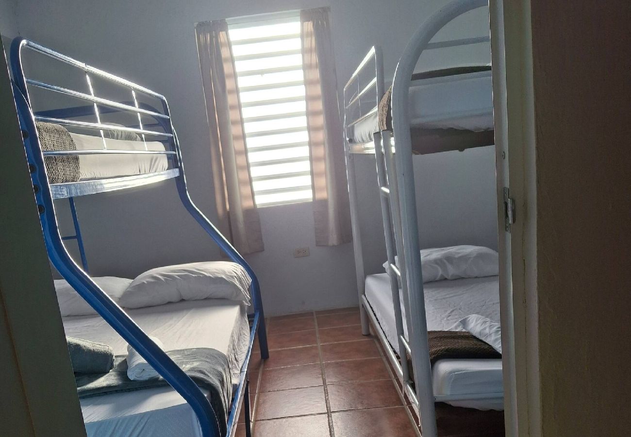 Apartamento en Vega Baja - Spacious 2BR Apartment w Pool Access Sleeps 10