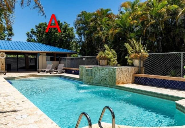 Apartamento en Vega Baja - Stylish 2BR Apartment w Pool Access