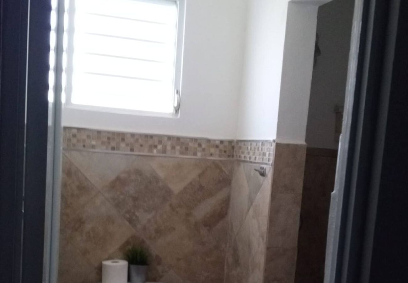 Apartamento en Vega Baja - Comfortable 2BR Getaway for 6 Guests with Pool Access