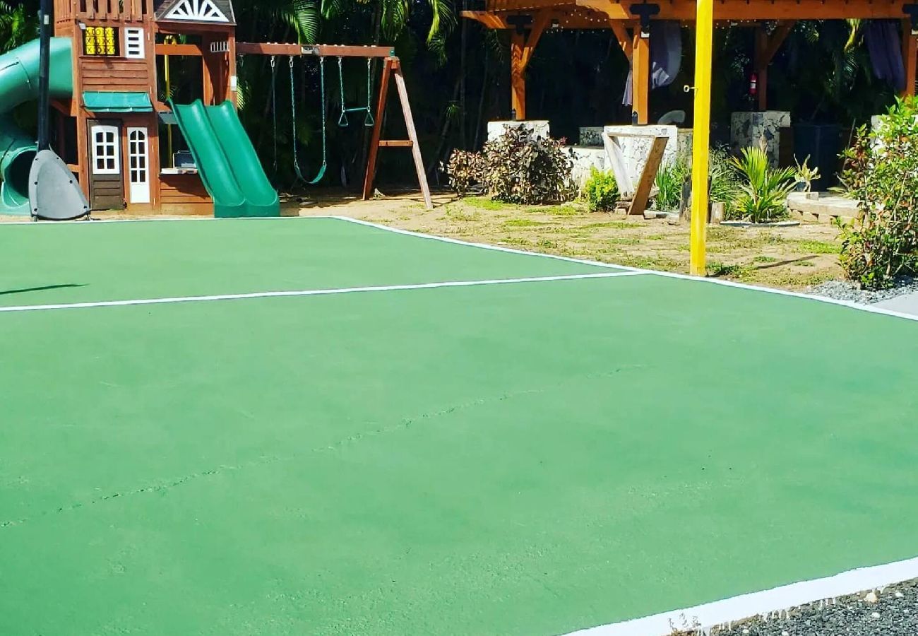 Apartamento en Vega Baja - Comfortable 2BR Getaway for 6 Guests with Pool Access