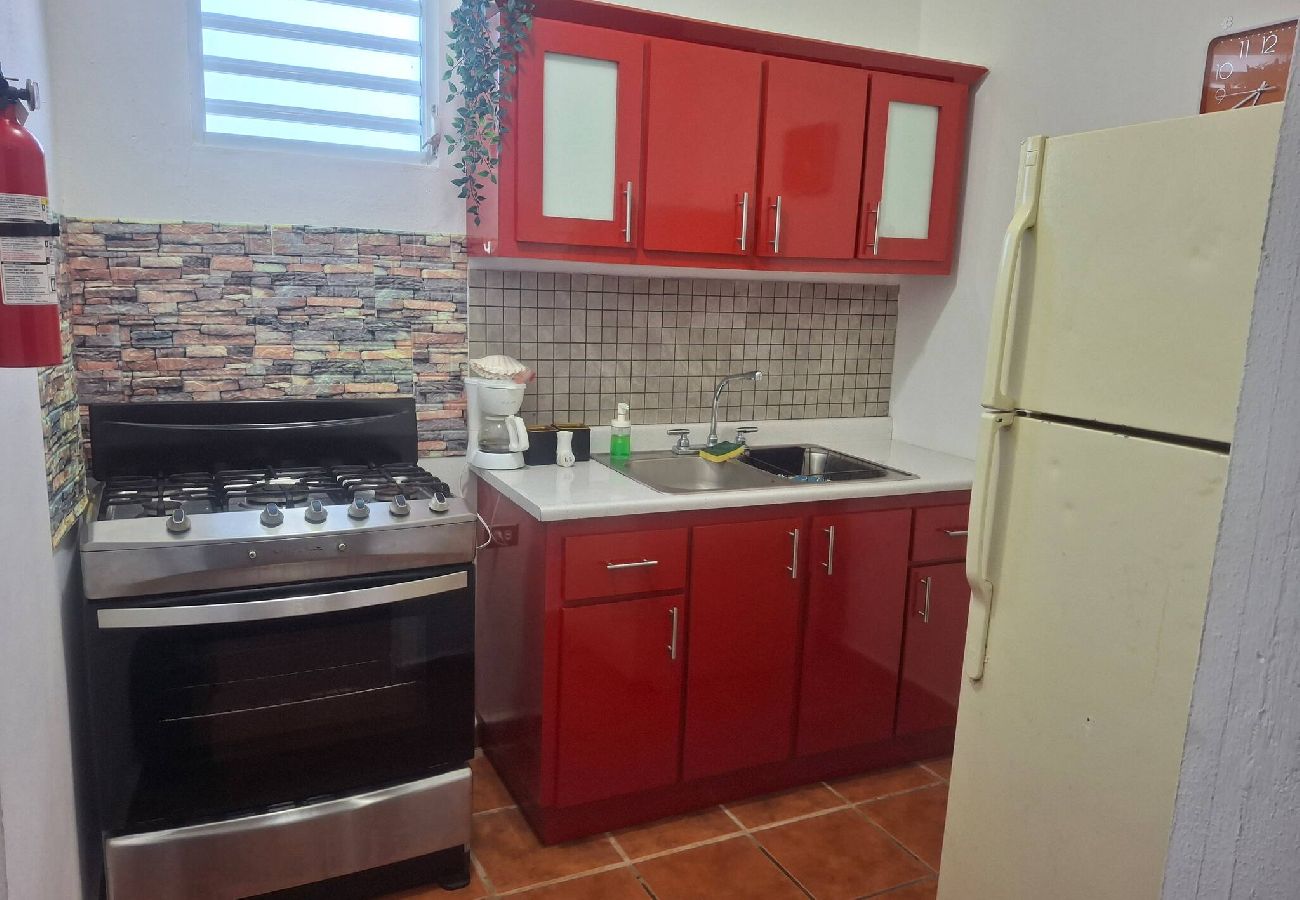 Apartamento en Vega Baja - Comfortable 2BR Getaway for 6 Guests with Pool Access