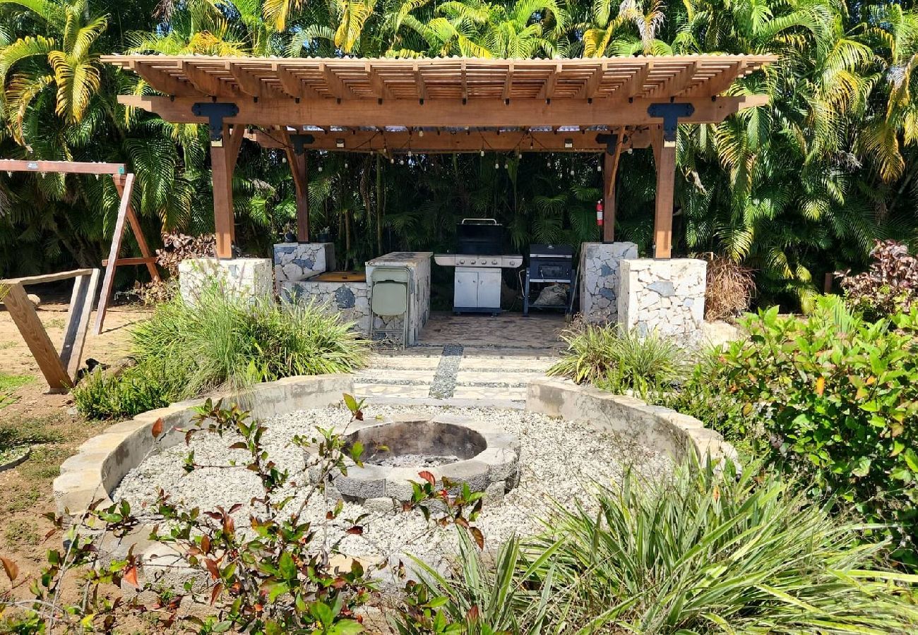 Apartamento en Vega Baja - Tropical Retreat for Couples with Pool Access