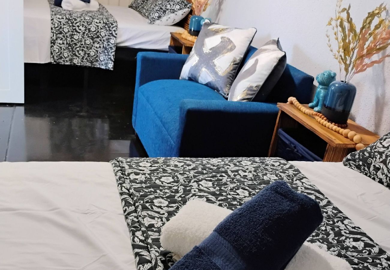 Apartamento en Vega Baja - Charming 1-Bedroom Beach Apartment for 4