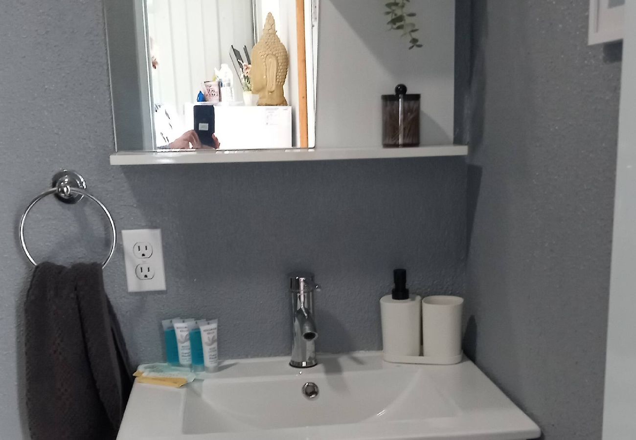 Apartamento en Vega Baja - Charming 1-Bedroom Beach Apartment for 4