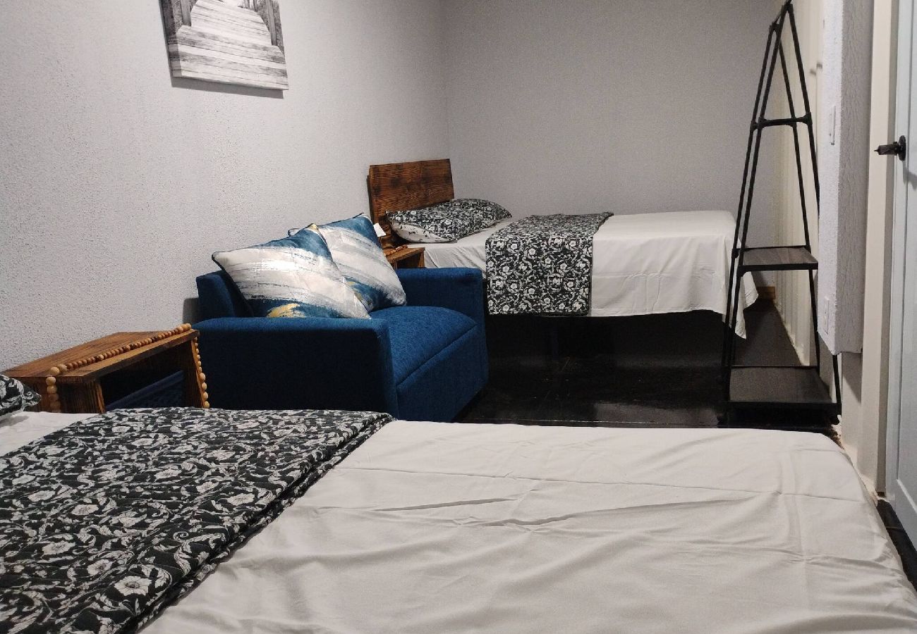 Apartamento en Vega Baja - Charming 1-Bedroom Beach Apartment for 4