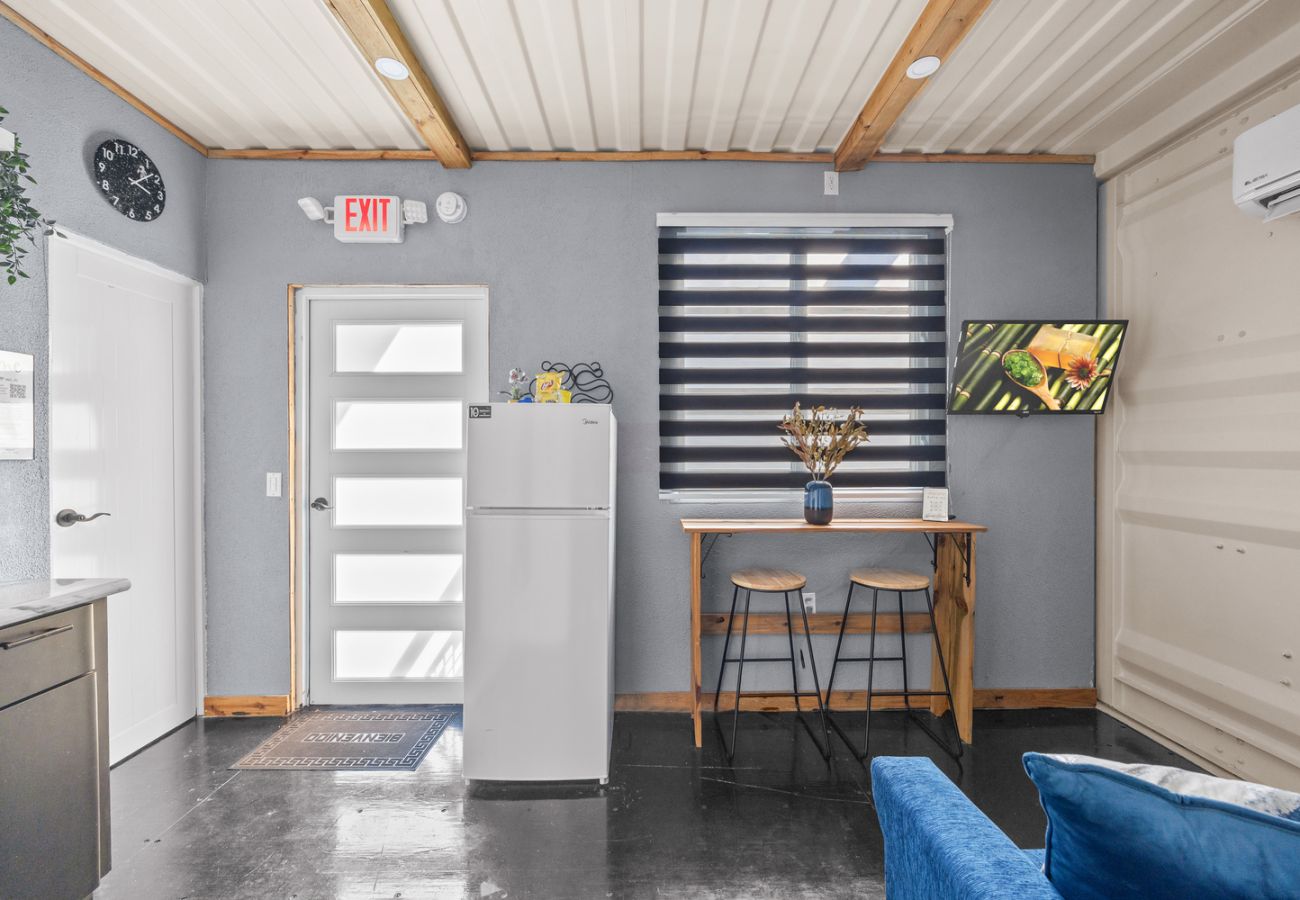 Apartamento en Vega Baja - Charming 1-Bedroom Beach Apartment for 4