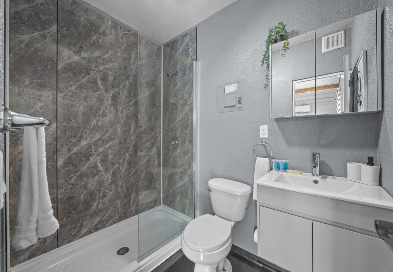 Apartamento en Vega Baja - Charming 1-Bedroom Beach Apartment for 4