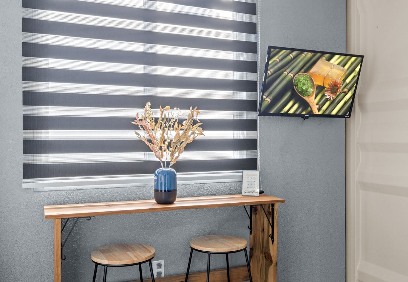 Apartamento en Vega Baja - Charming 1-Bedroom Beach Apartment for 4