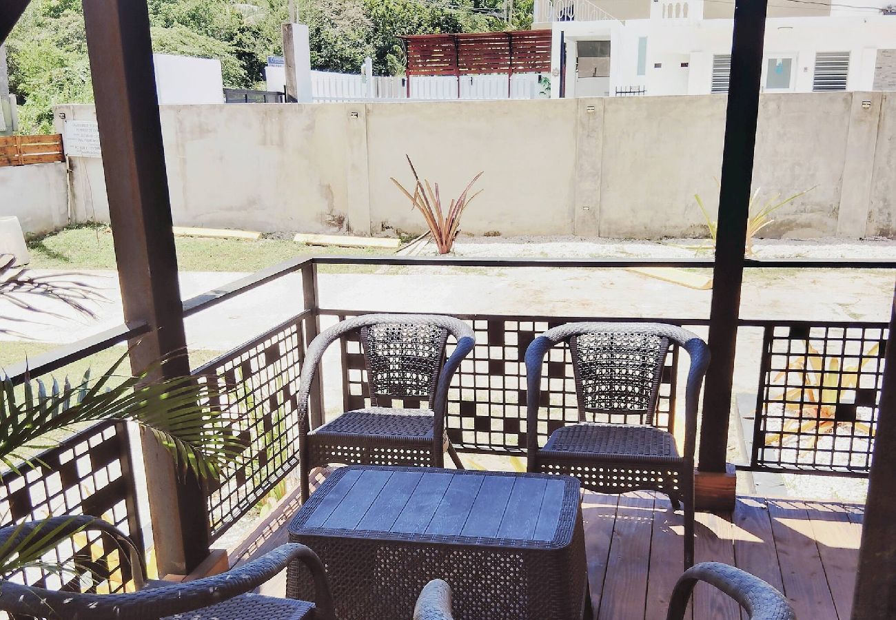 Apartamento en Vega Baja - Comfortable 1BR Beachside Apartment – Sleeps 4