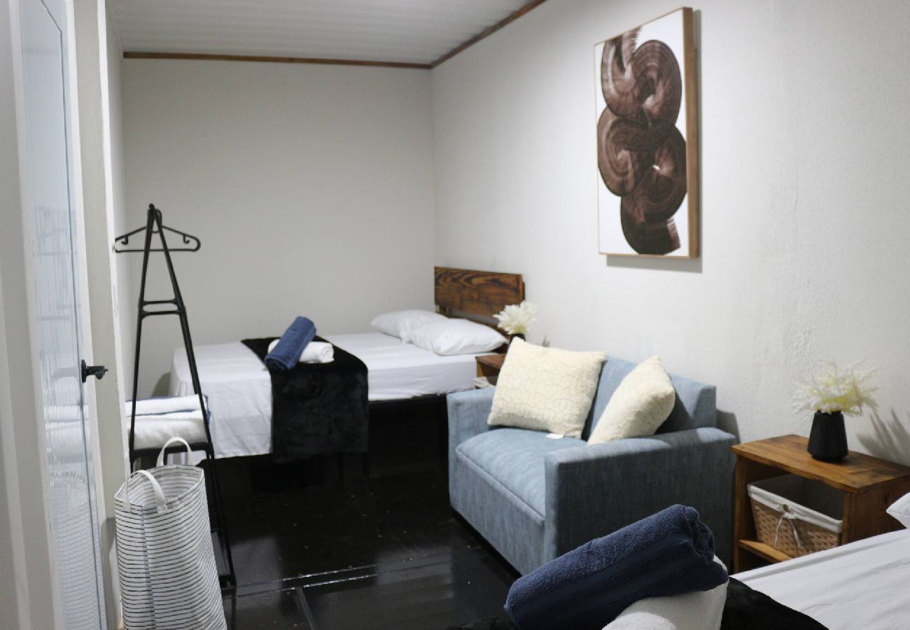 Apartamento en Vega Baja - Comfortable 1BR Beachside Apartment – Sleeps 4