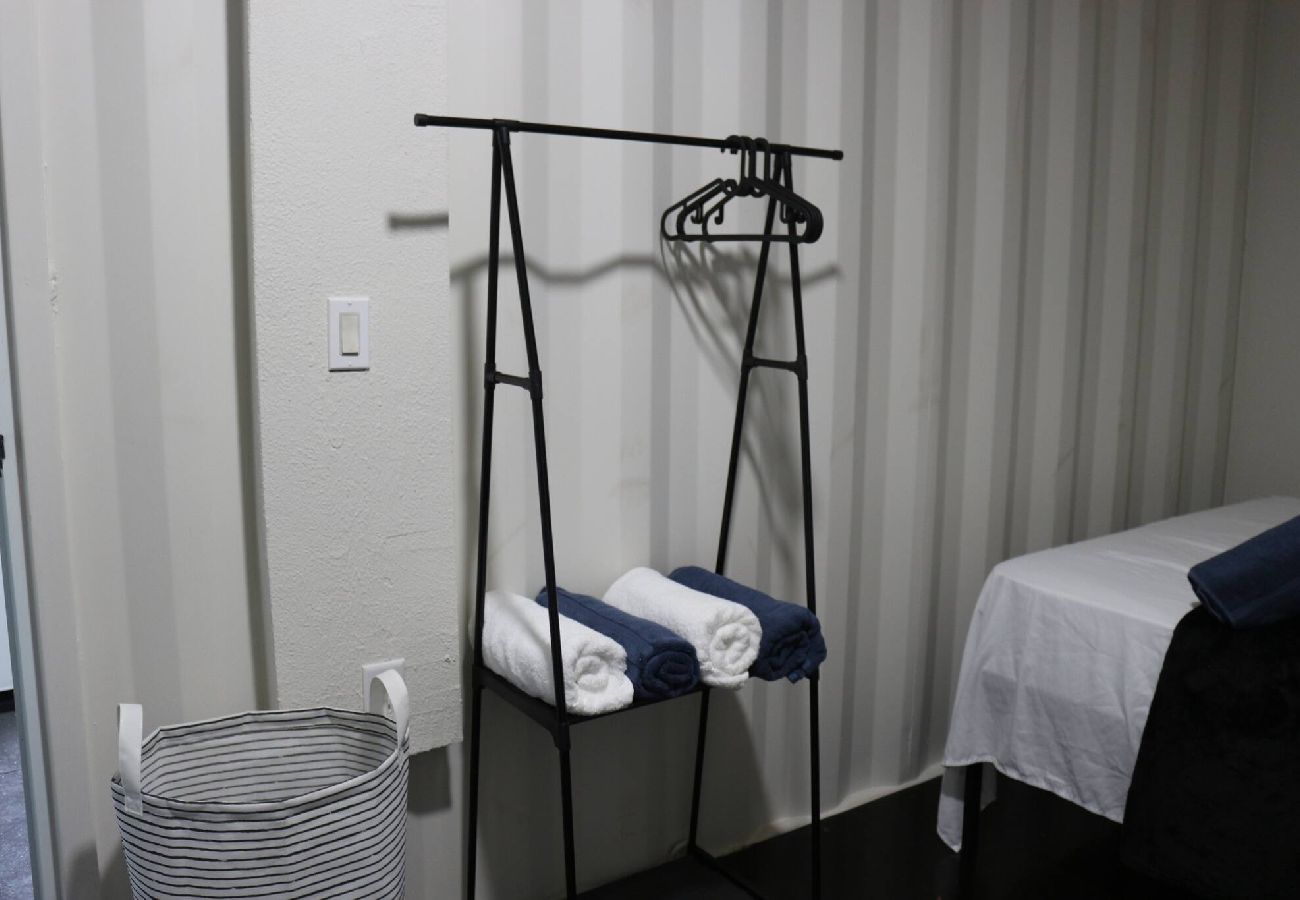 Apartamento en Vega Baja - Comfortable 1BR Beachside Apartment – Sleeps 4