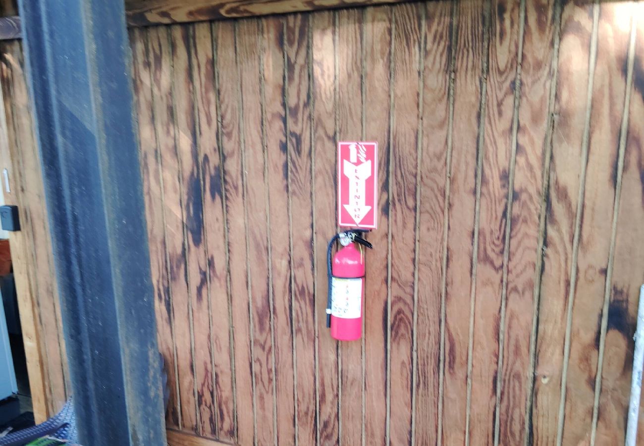 Apartamento en Vega Baja - Comfortable 1BR Beachside Apartment – Sleeps 4