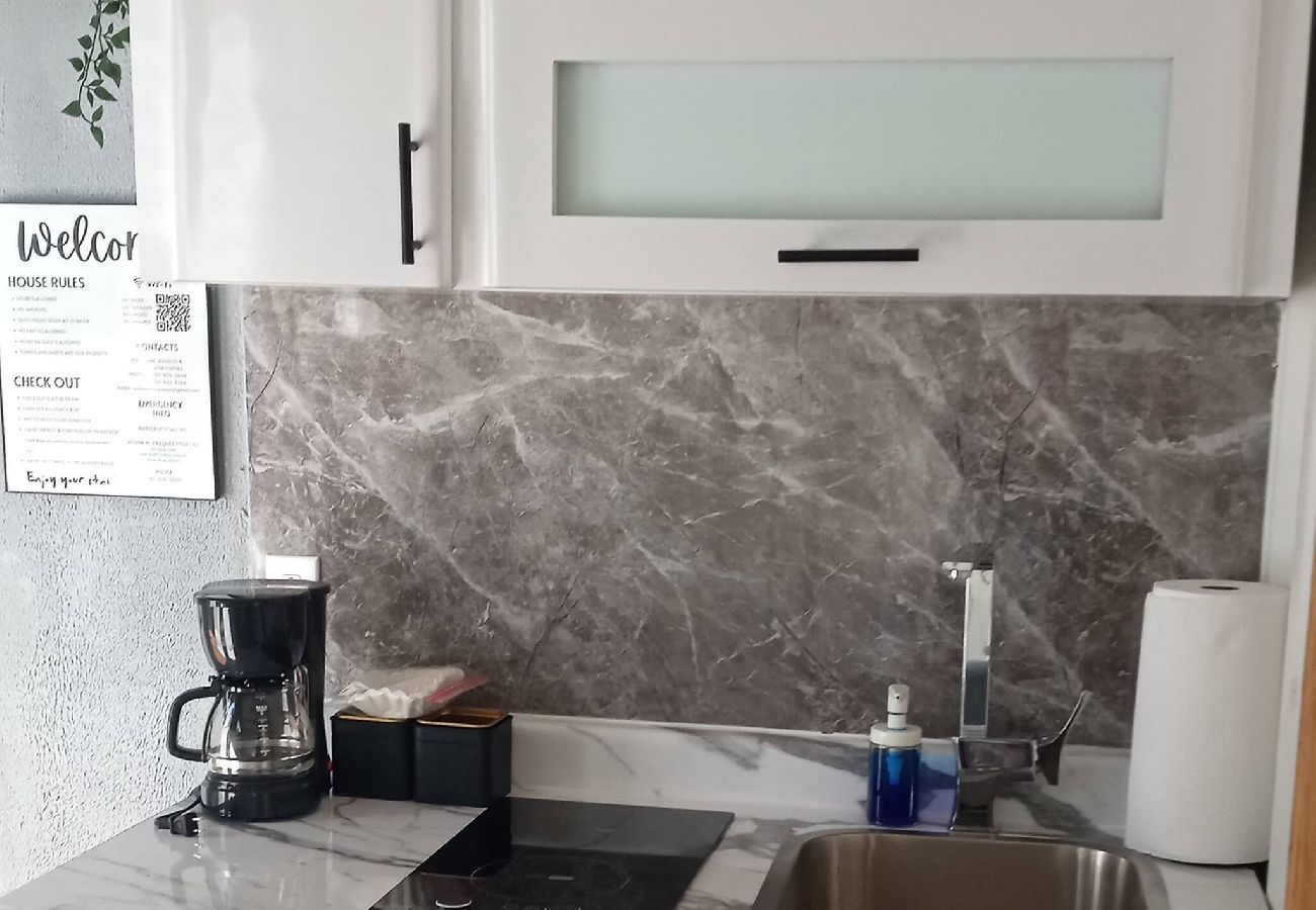 Apartamento en Vega Baja - Comfortable 1BR Beachside Apartment – Sleeps 4