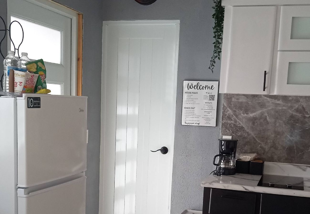 Apartamento en Vega Baja - Comfortable 1BR Beachside Apartment – Sleeps 4