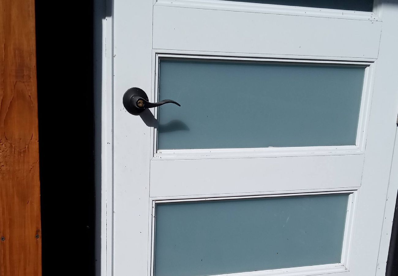 Apartamento en Vega Baja - Comfortable 1BR Beachside Apartment – Sleeps 4