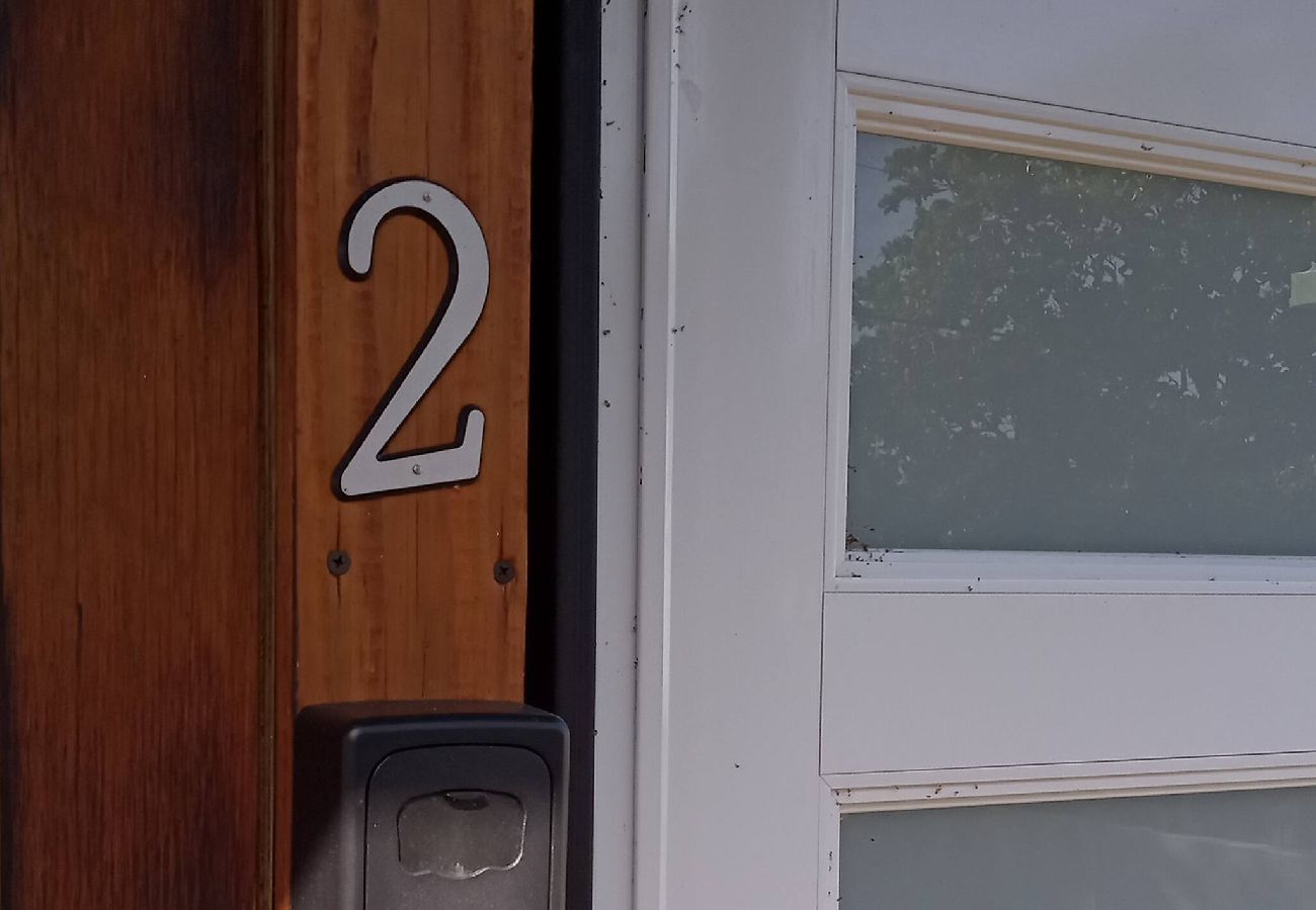 Apartamento en Vega Baja - Comfortable 1BR Beachside Apartment – Sleeps 4