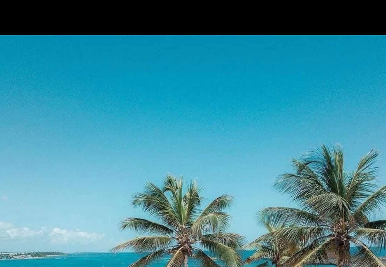 Apartamento en Vega Baja - Comfortable 1BR Beachside Apartment – Sleeps 4