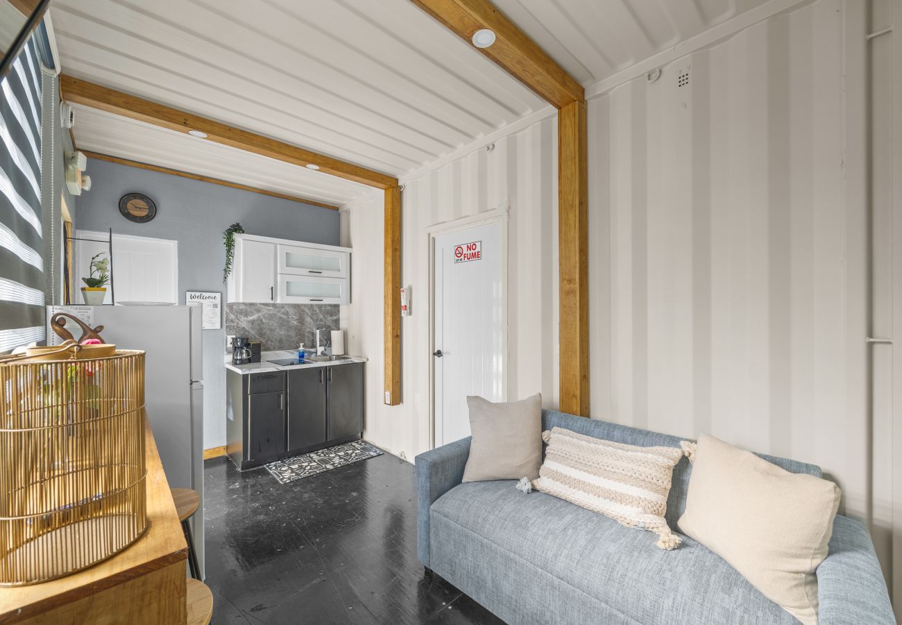 Apartamento en Vega Baja - Comfortable 1BR Beachside Apartment – Sleeps 4