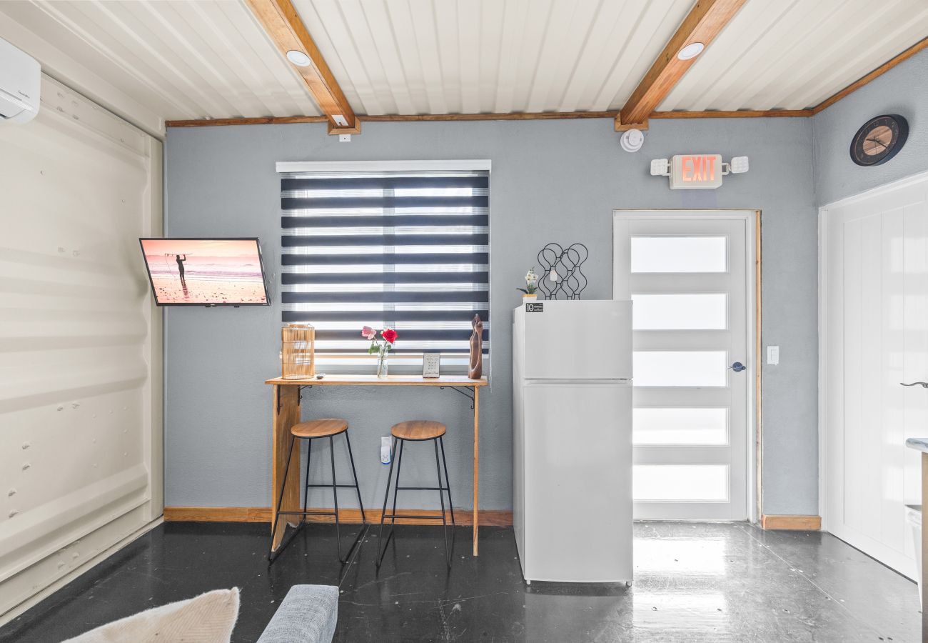 Apartamento en Vega Baja - Comfortable 1BR Beachside Apartment – Sleeps 4