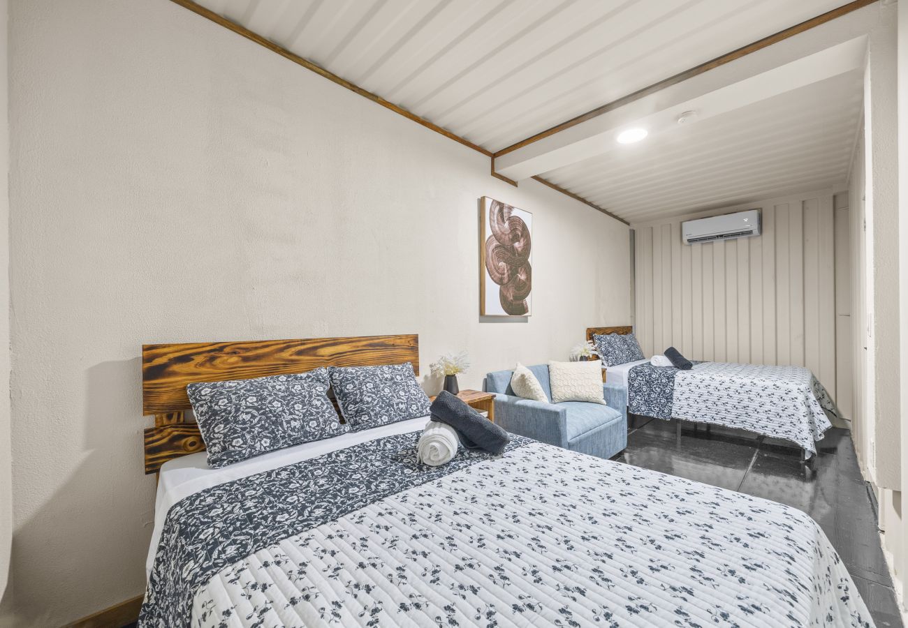 Apartamento en Vega Baja - Comfortable 1BR Beachside Apartment – Sleeps 4