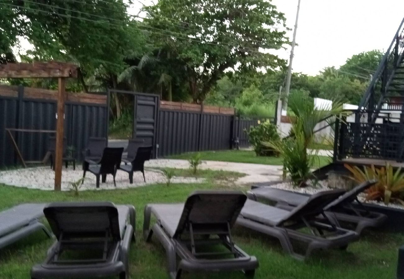 Apartamento en Vega Baja - Sunny 1-Bedroom Beach Apartment for 4 Guests