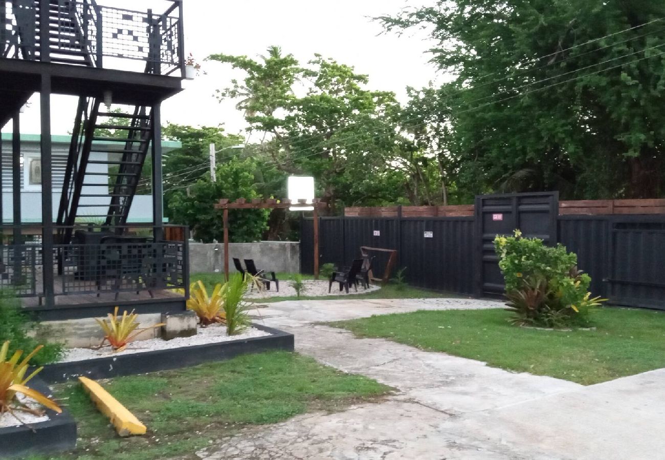 Apartamento en Vega Baja - Sunny 1-Bedroom Beach Apartment for 4 Guests