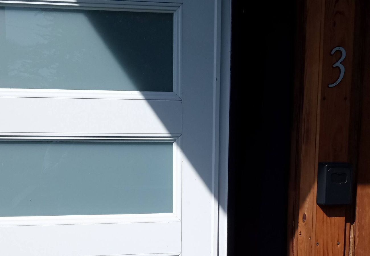 Apartamento en Vega Baja - Sunny 1-Bedroom Beach Apartment for 4 Guests