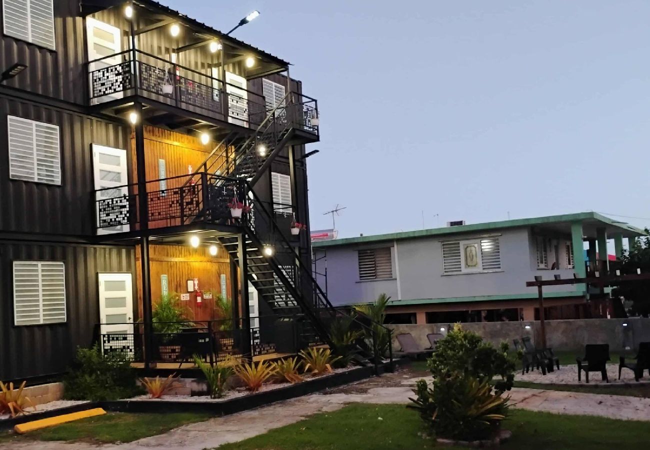 Apartamento en Vega Baja - Sunny 1-Bedroom Beach Apartment for 4 Guests