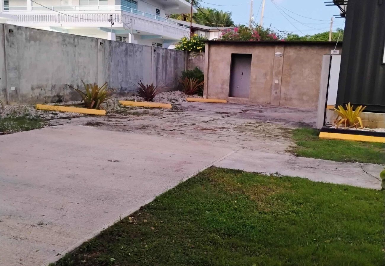 Apartamento en Vega Baja - Sunny 1-Bedroom Beach Apartment for 4 Guests