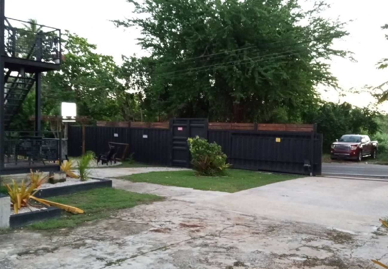 Apartamento en Vega Baja - Sunny 1-Bedroom Beach Apartment for 4 Guests