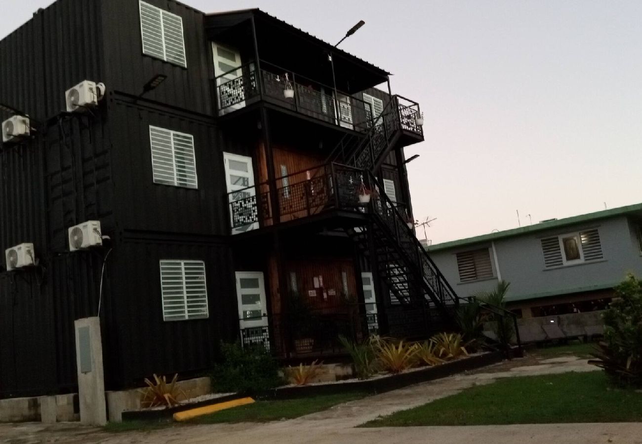 Apartamento en Vega Baja - Sunny 1-Bedroom Beach Apartment for 4 Guests