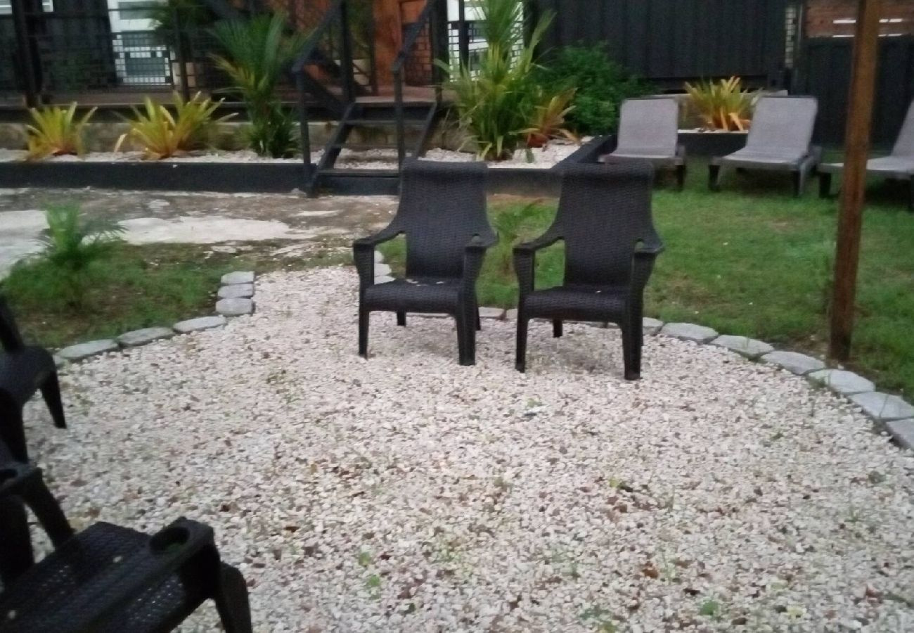 Apartamento en Vega Baja - Sunny 1-Bedroom Beach Apartment for 4 Guests