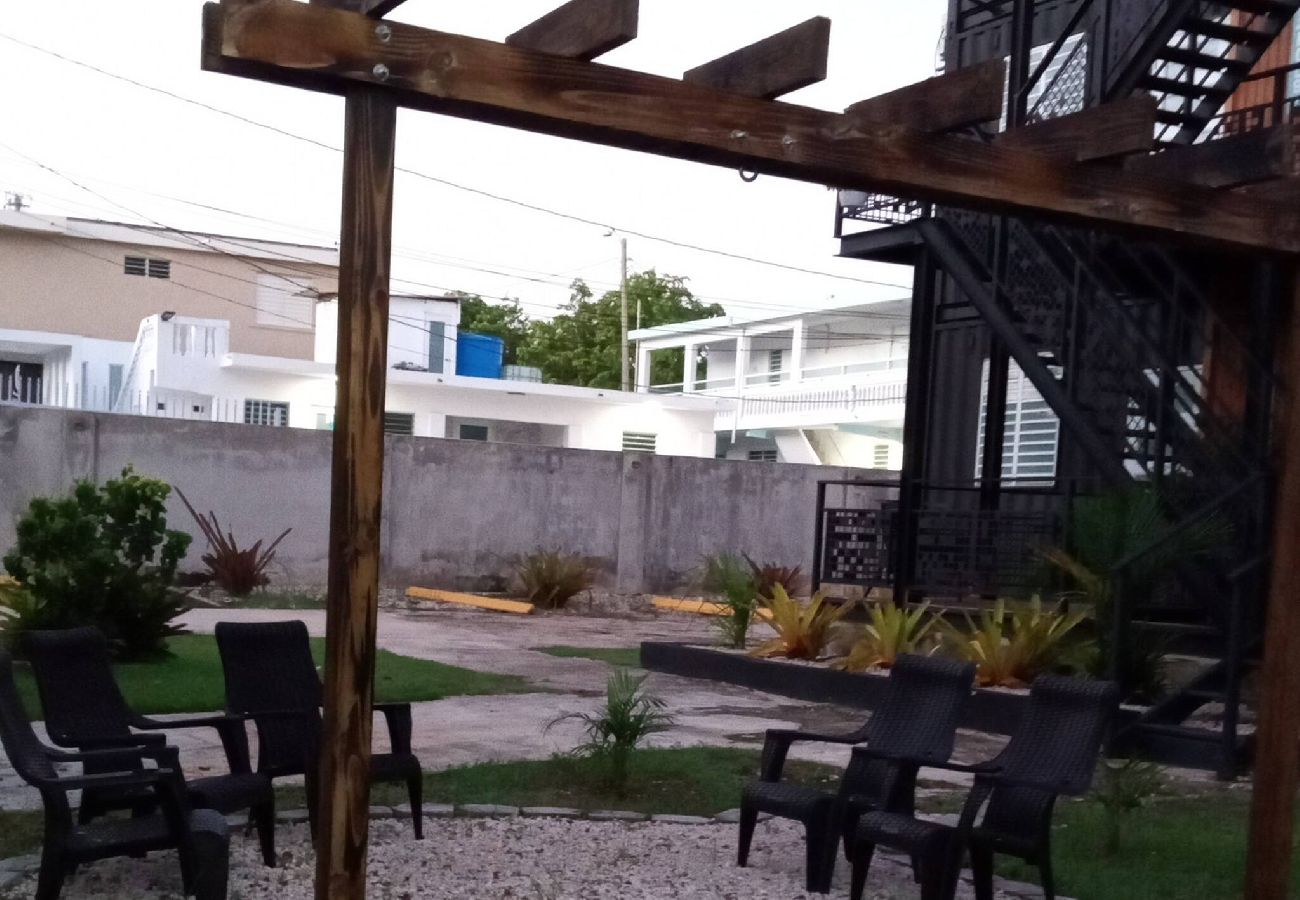 Apartamento en Vega Baja - Sunny 1-Bedroom Beach Apartment for 4 Guests