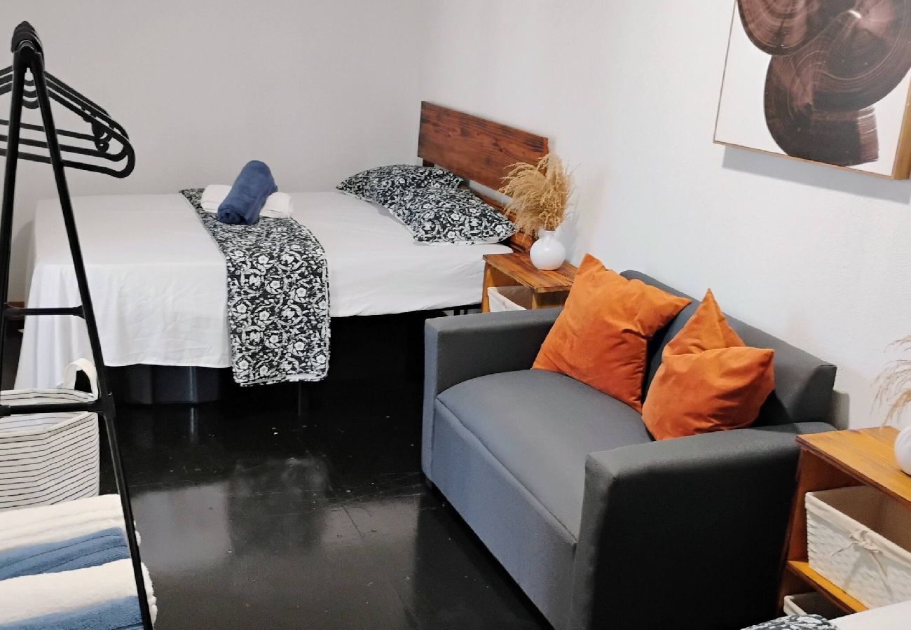 Apartamento en Vega Baja - Sunny 1-Bedroom Beach Apartment for 4 Guests