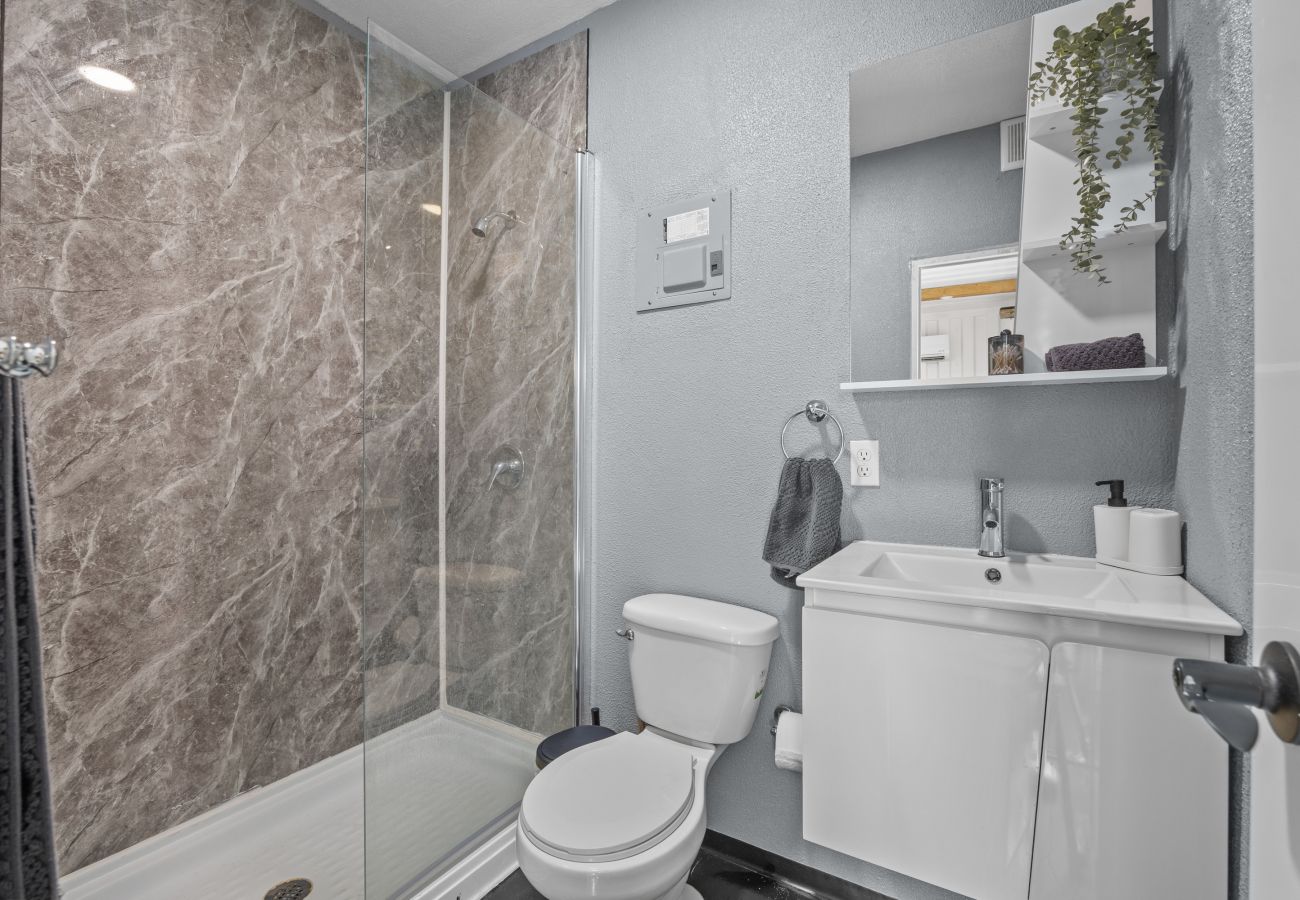 Apartamento en Vega Baja - Sunny 1-Bedroom Beach Apartment for 4 Guests