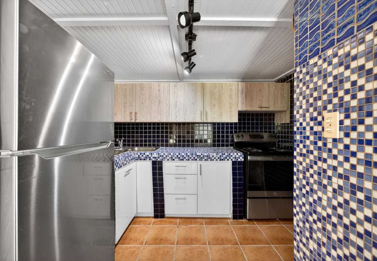 Finca en Cayey - Hideaway Mountain Escape w/ Jacuzzi & Scenic Views