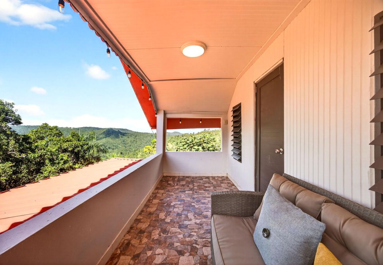 Finca en Cayey - Hideaway Mountain Escape w/ Jacuzzi & Scenic Views