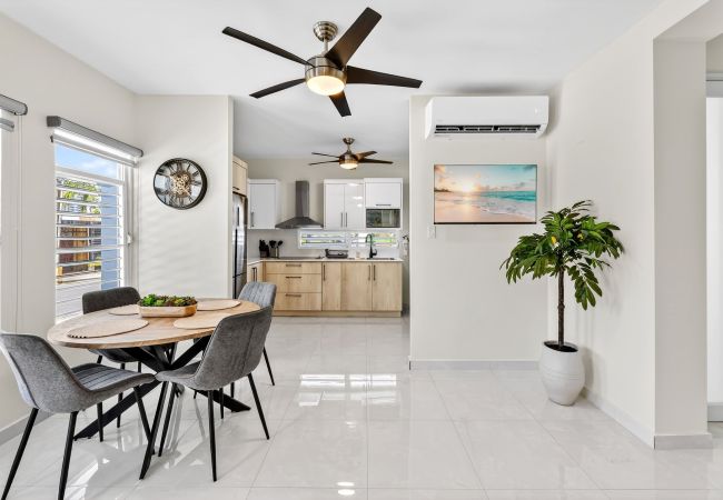 Apartamento en San Juan - Encantador 1BR con Balcón | Ideal para 3