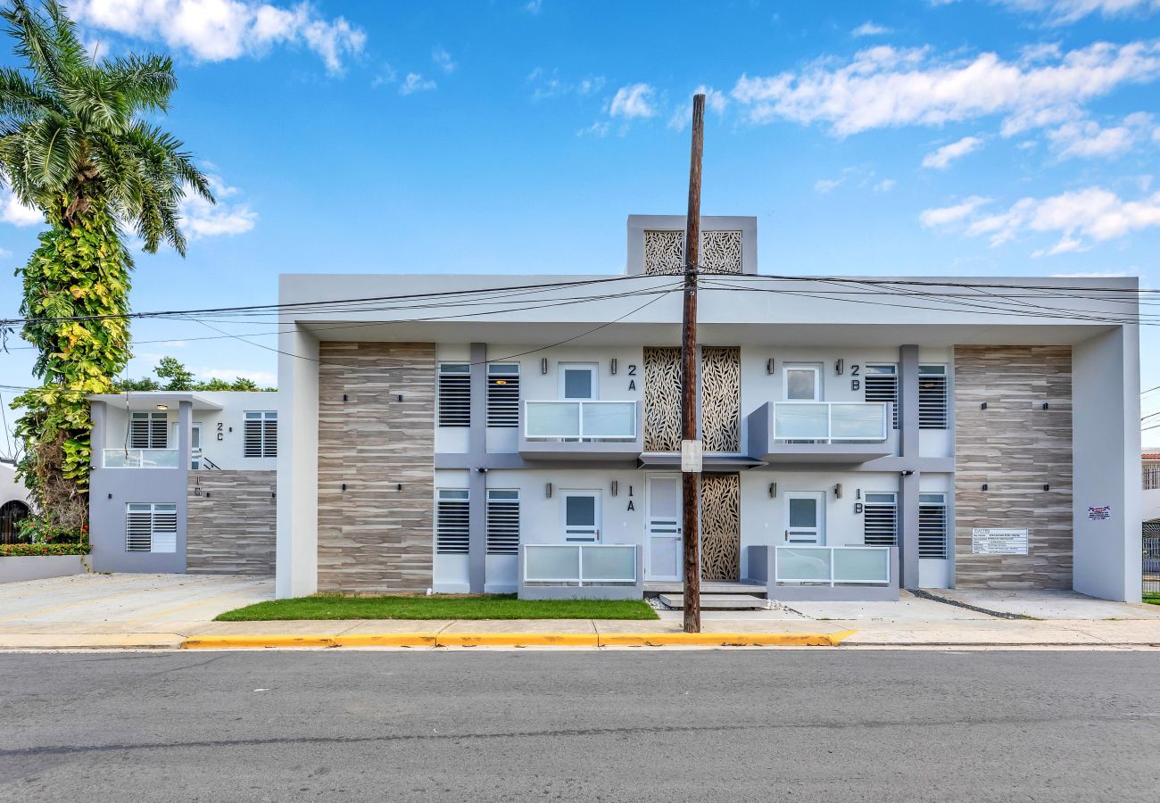 Apartamento en San Juan - Encantador 1BR con Balcón | Ideal para 3