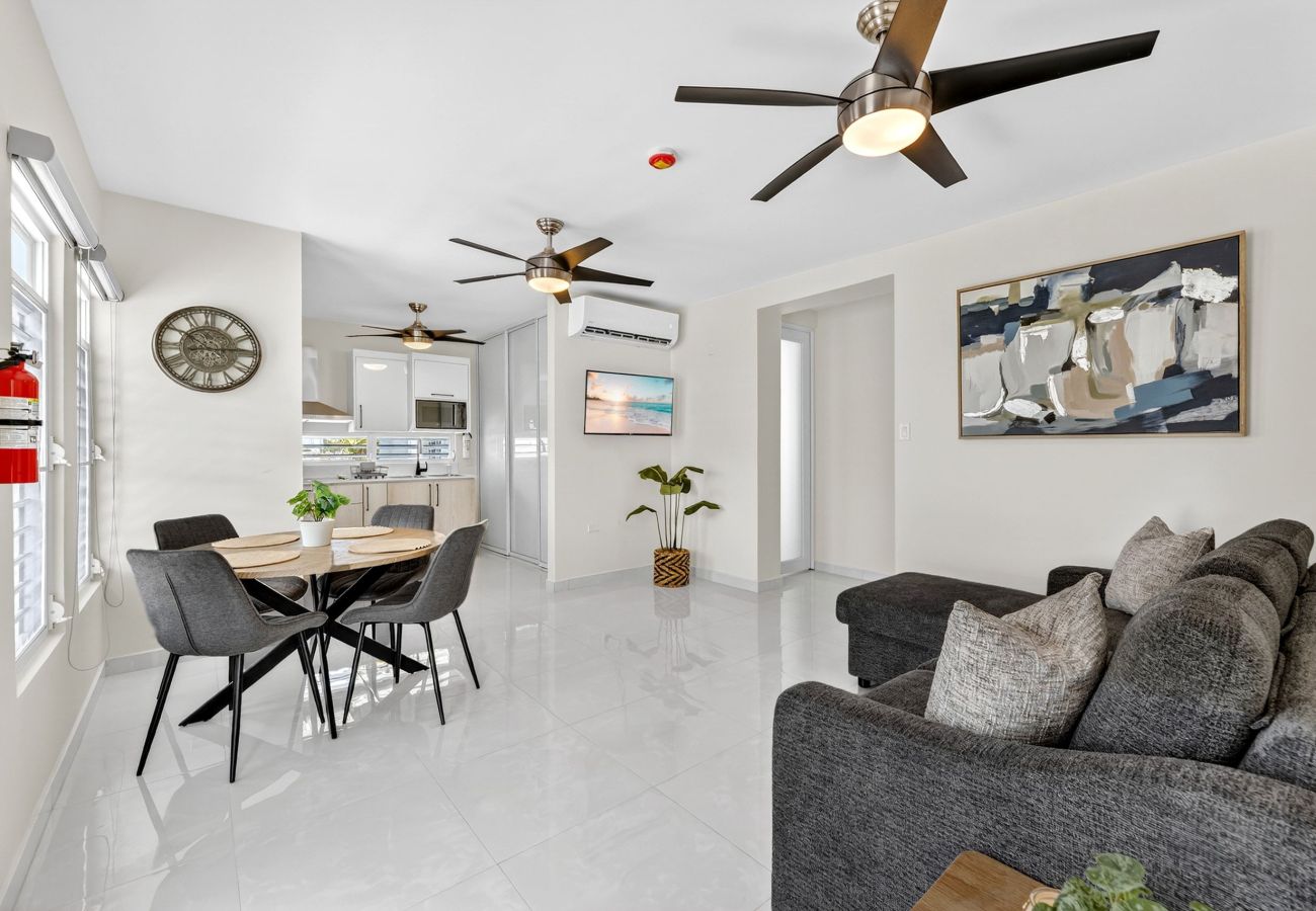 Apartamento en San Juan - Acogedor 2 hab con Sala Abierta | Para 6 huéspedes