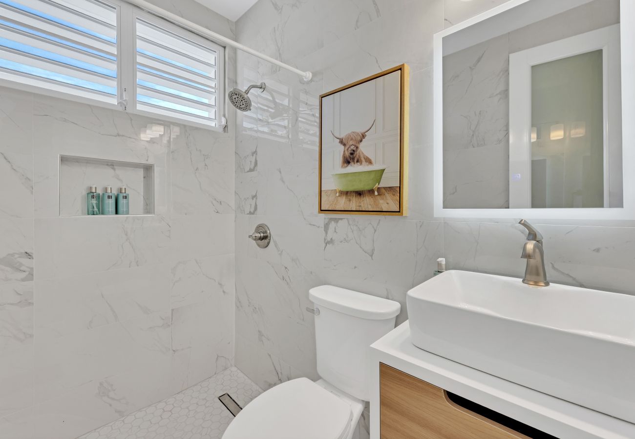 Apartamento en San Juan - Acogedor 2 hab con Sala Abierta | Para 6 huéspedes