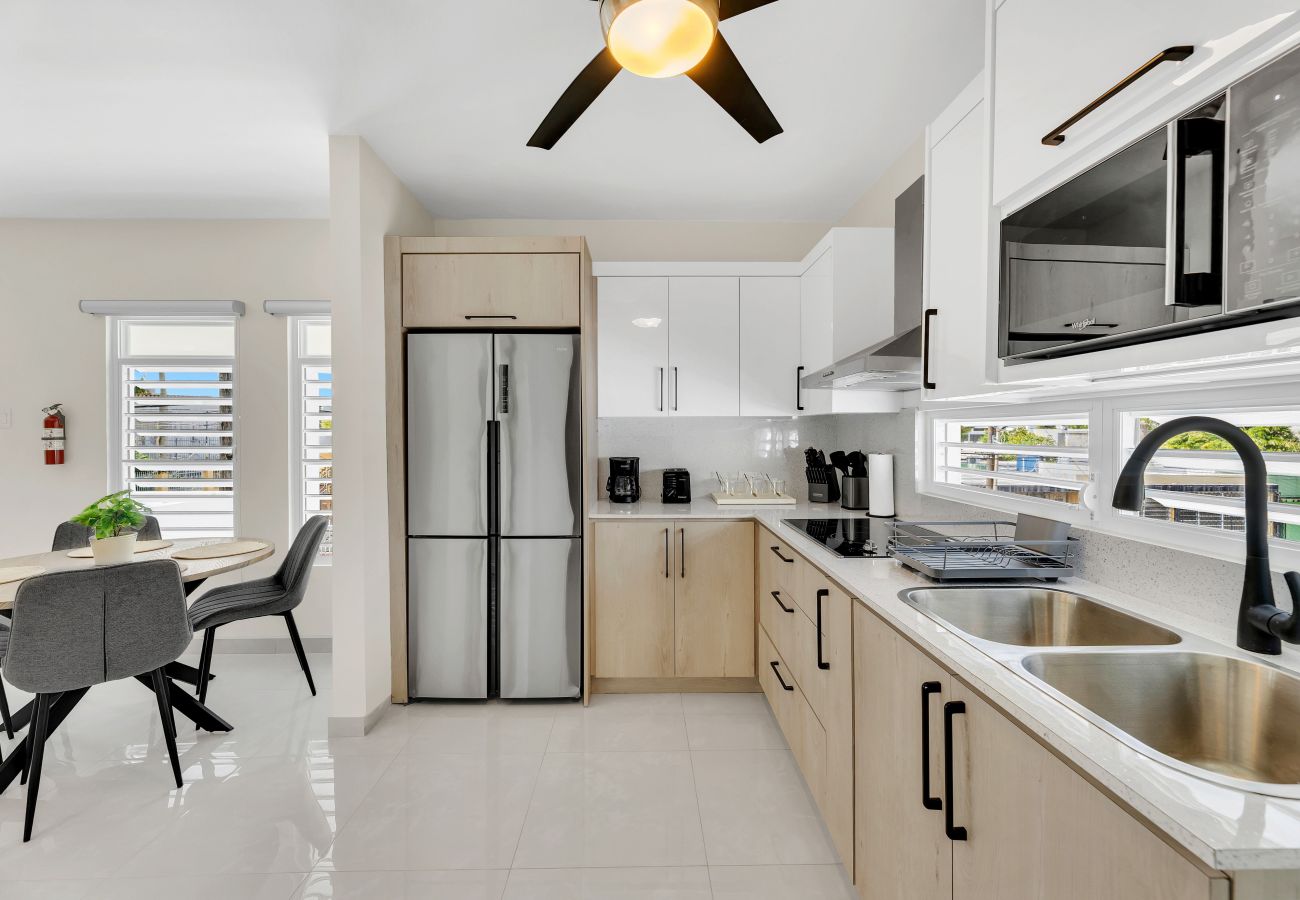 Apartamento en San Juan - Acogedor 2 hab con Sala Abierta | Para 6 huéspedes