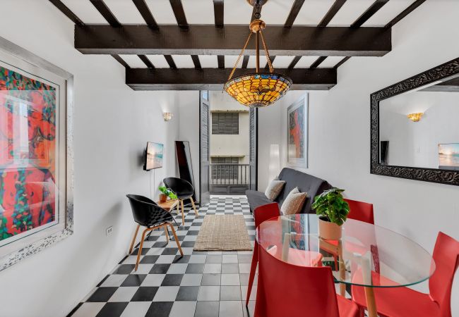 Apartamento en San Juan - Corazón de Old SJ | 2H, 5 Huéspedes + Terraza VIP