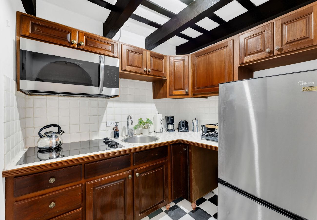 Apartamento en San Juan - Corazón de Old SJ | 2H, 5 Huéspedes + Terraza VIP