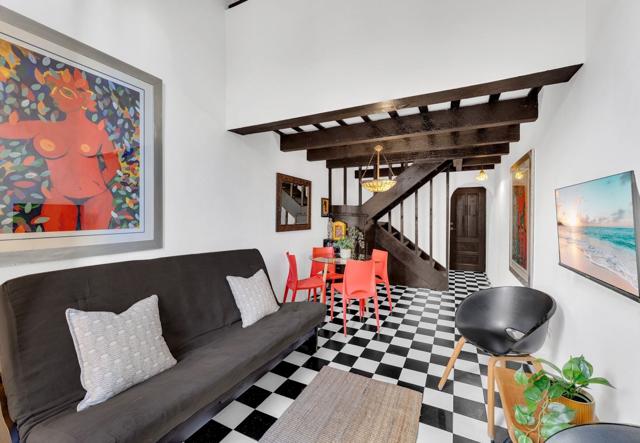 Apartamento en San Juan - Corazón de Old SJ | 2H, 5 Huéspedes + Terraza VIP