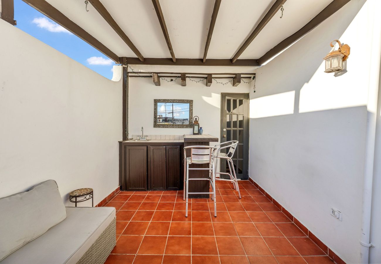 Apartamento en San Juan - Corazón de Old SJ | 2H, 5 Huéspedes + Terraza VIP