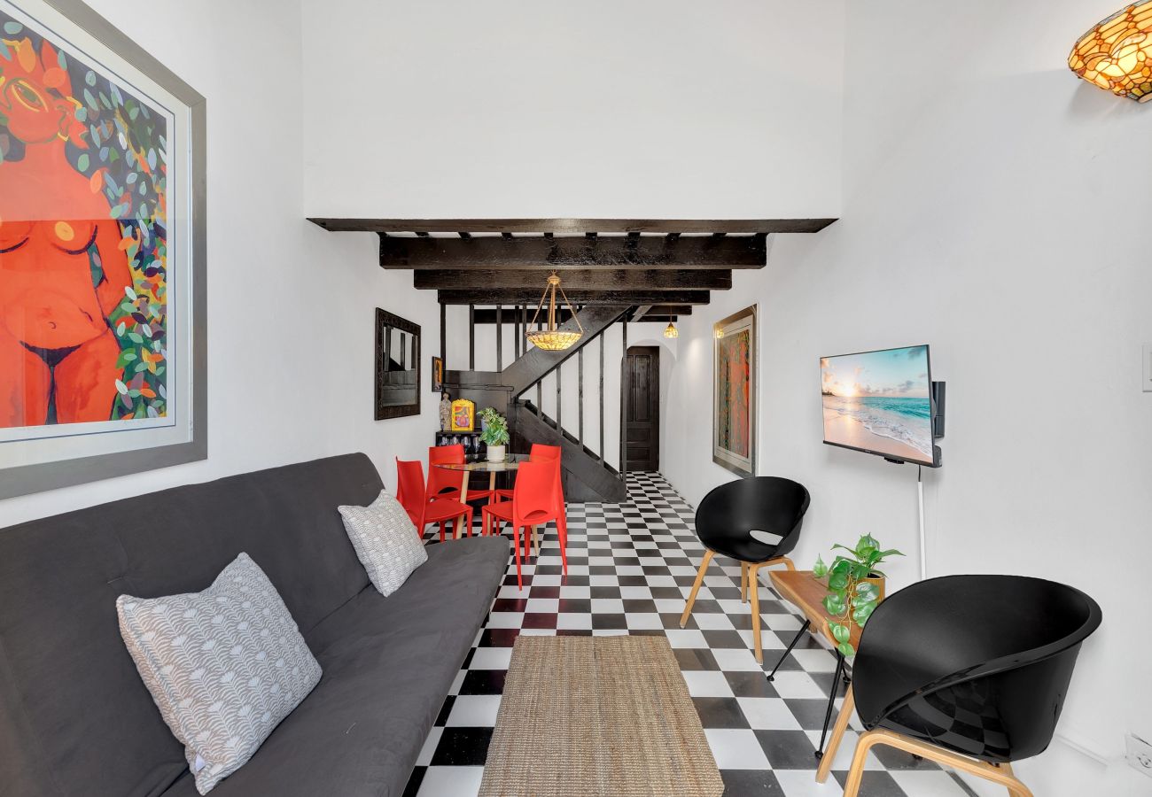 Apartamento en San Juan - Corazón de Old SJ | 2H, 5 Huéspedes + Terraza VIP